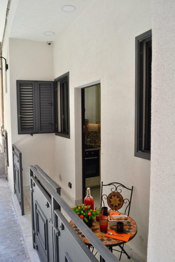 I Pupi - Sicilian Apartment Giardini Naxos Bagian luar foto